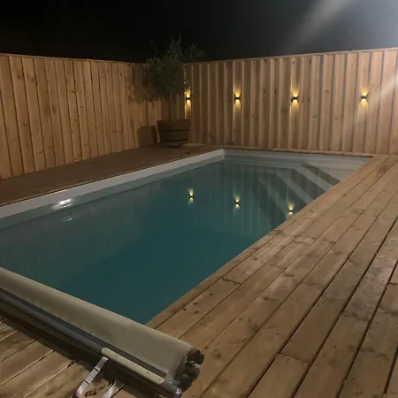 Bois Avec Piscine Villa