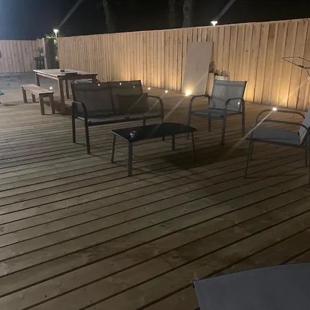 Bois Avec Piscine Villa *